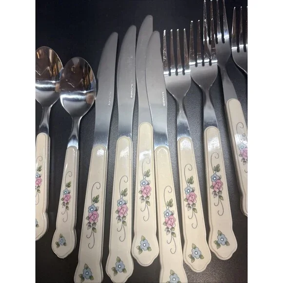 20 Pieces Pfaltzgraff TEA ROSE Stainless Plastic Handle Flatware EUC - Picture 3 of 6